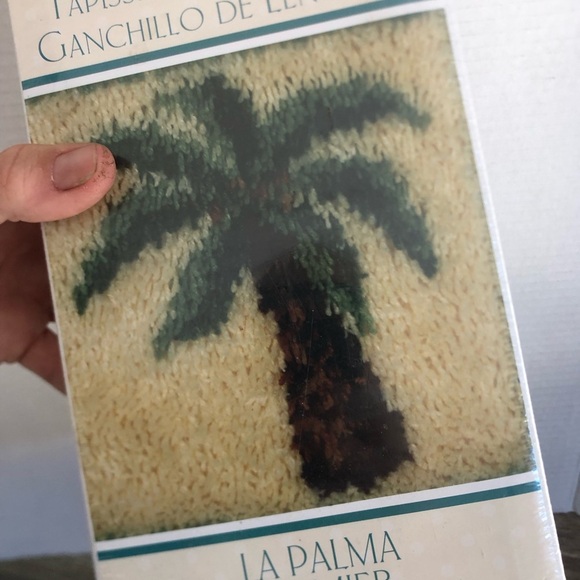 WonderArt Latch Hook Kit - Palm Tree Design - Picture 7 of 8